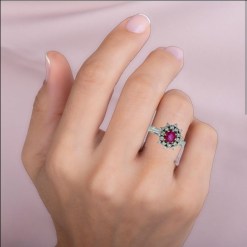 Alternative view of Witgouden Damesring Diamant 0.43 ct Robijn 0.86 ct 14 karaats