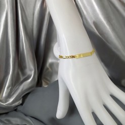 Alternative view of Gouden Kinderarmband Graveerplaat Figaro Gratis Graveren 14 cm 14 karaats